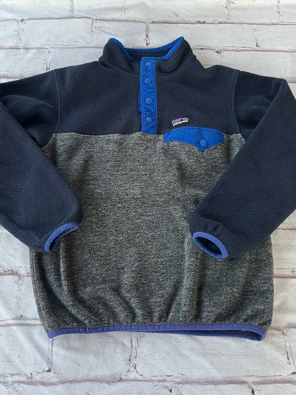 Patagonia Synchila Navy & Heather Gray Snap-Button Fleece Pullover